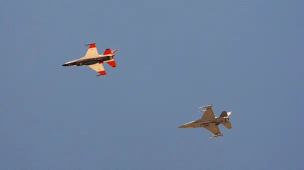 جنگنده مجهز به هوش مصنوعی