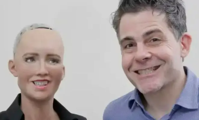 لبخند طبیعی در ربات ها