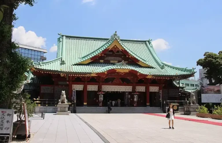 آیین شینتو چیست؟