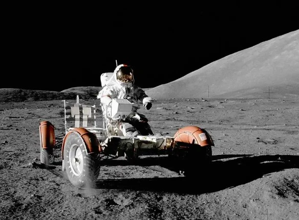 تجاری سازی ماه