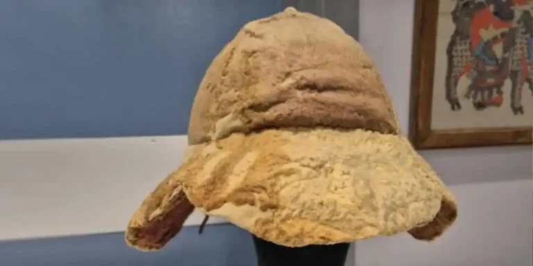 کلاه دو هزار ساله در موزه بولتون