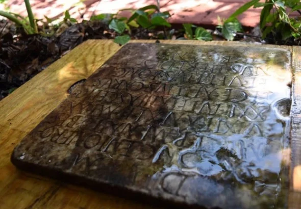 کشف قبر باستانی در باغچه